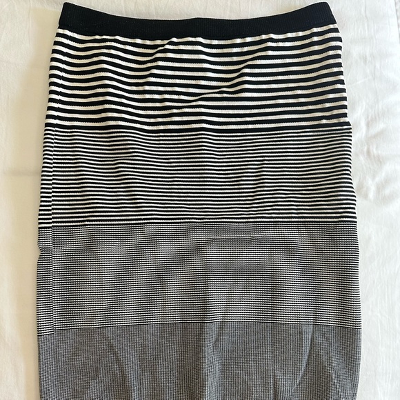 Bebe bandage skirt small new no tags - Picture 1 of 3